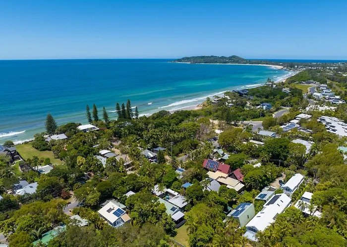 Dreamtime Belongil - House Opposite The Beach Byron Bay
